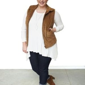 NWOT Dee Women's Corduroy Puffer Vest